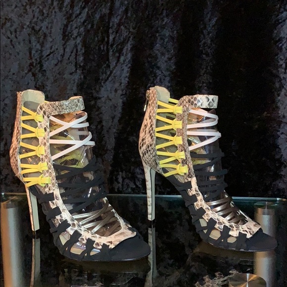 Steve Madden Sleik Sandals zip up Snakeskin 6 1/2 - Picture 2 of 16